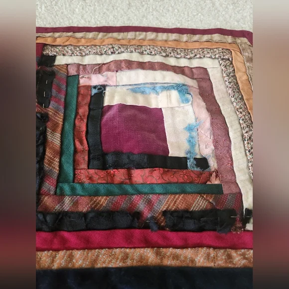 SOLD! Gorgeous Vintage Handmade Quilt! - Picture 6 of 16